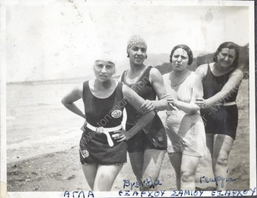 ΜΕ ΦΙΛΕΣ ΣΤΗ ΘΑΛΑΣΣΑ